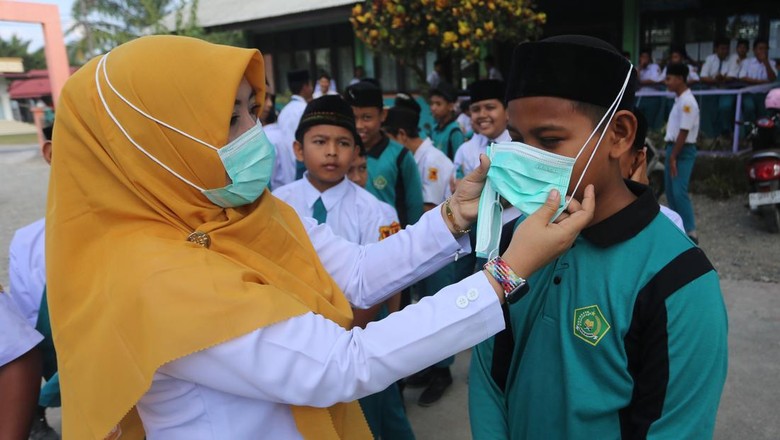 Riset: Karhutla Sebabkan Prestasi Akademik Anjlok, Penghasilan Rendah Saat Dewasa