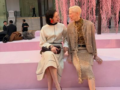 Momen Kim Go Eun Ketemu Tilda Swinton di Paris