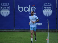 Kurzawa Tak Dibawa Persib ke Solo, tapi Ikut Latihan