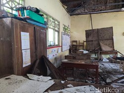 Plafon SDN Kramat 1 Bangkalan Ambruk Saat KBM, Siswa Panik Berhamburan