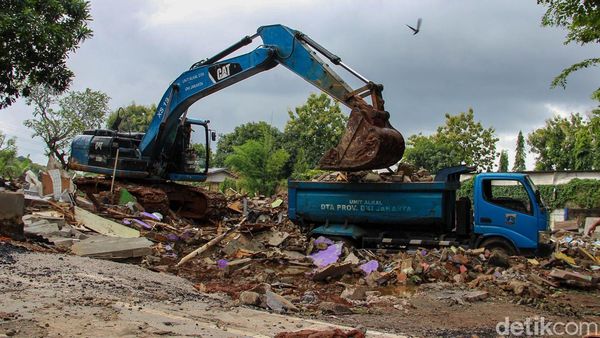 Tapak Terakhir Warga Rumah Liar TPU Kebon Nanas
