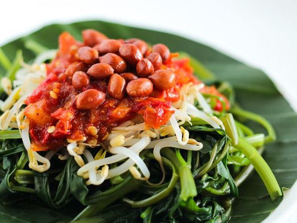 Maknyus! Kreasi 8 Salad ala Indonesia yang Enak dan Sehat