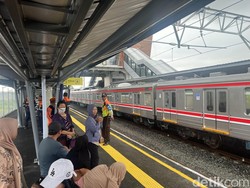 Video: Yuk! Jajal Naik KRL dari Stasiun Jatake ke Tanah Abang
