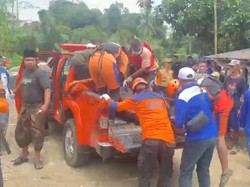 Lansia Seberangi Sungai Pakai Batang Pisang di Lebak Ditemukan Tewas