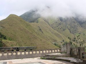 Mengintip Gagahnya Rinjani dari Pusuk Sembalun