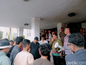 Jarang Ngantor, Koalisi Mahasiswa Sumsel Minta Kadisdik Palembang Dicopot