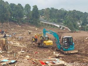 Diguyur Hujan, Operasi SAR Longsor Cisarua Tetap Dilanjutkan