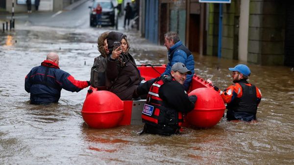 Badai Chandra Picu Banjir Parah di Irlandia