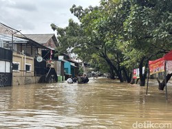Detik-detik Sirene Meraung hingga Banjir Kepung Bekasi
