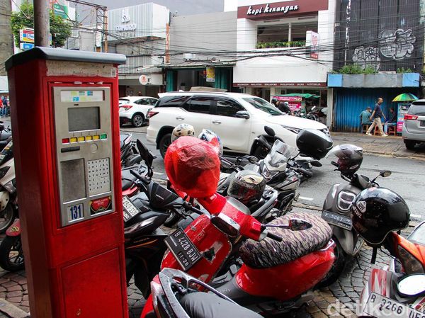 Bayar Pakai QRIS, Pemprov DKI Bereskan Parkir Jalanan