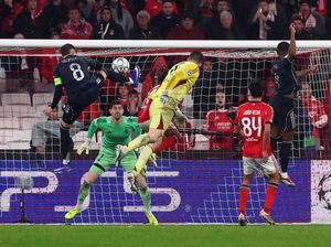 Kepala Trubin Terbangkan si Elang ke Playoff Liga Champions