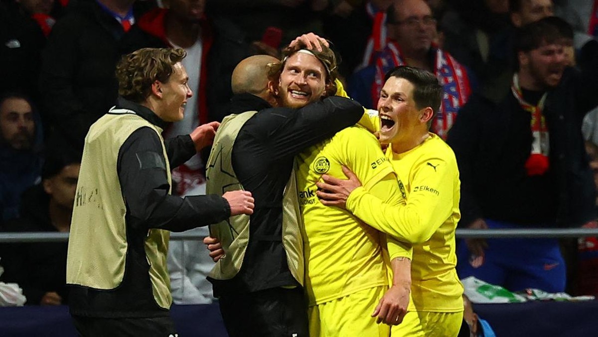 Para pemain Bodo/Glimt merayakan gol kedua yang dicetak Kasper Hogh. Foto: REUTERS/Susana Vera