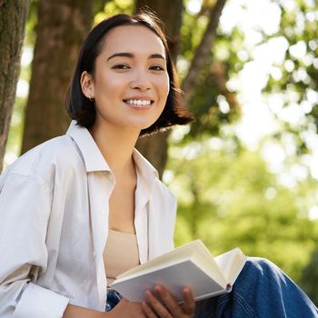 Seorang yang berhati lapang dan pemaaf tidak mengambil hati atas perkataan menyakitkan orang lain. Mereka memiliki rasa empati yang tinggi sehingga mereka mampu memahami perasaan orang lain, termasuk saat berbuat salah.