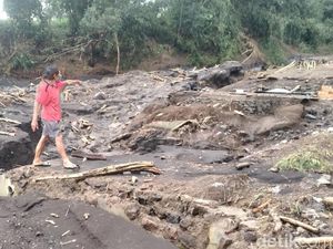 Ribuan Warga Masih Ngungsi Imbas Banjir Bandang di Lereng Gunung Slamet