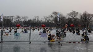 Danau Shichahai Membeku, Wisata Seluncur Es Jadi Daya Tarik Beijing