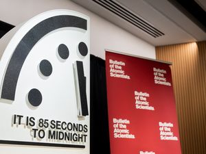 Jam Kiamat Hanya 85 Detik Menuju Tengah Malam Gara-gara AI