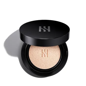 HERA Black Cushion dikenal sebagai cushion premium yang memberikan tampilan mewah dan sophisticated.