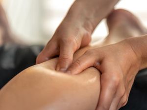 Dokter Ingatkan Kaki Pegal karena Varises Jangan Dipijat, Begini Efeknya ke Jantung