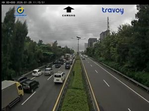 Lalin Cawang Macet Dikepung Kendaraan dari Tol Cikampek dan Jagorawi