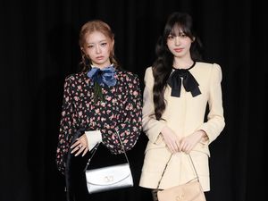 Adu Gaya Liz dan Rei, Dua Personel IVE Jadi Brand Ambassador Valentino