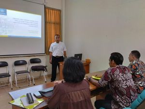 Kisah Siham, Mahasiswa Disabilitas Autisme Berhasil Lulus Skripsi di UGM