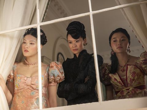 Bridgerton. (L to R) Isabella Wei as Posy Li, Katie Leung as Lady Araminta Gun, Michelle Mao as Rosamund Li in episode 402 of Bridgerton. Cr. Liam Daniel/Netflix © 2025