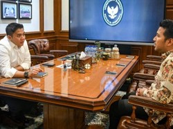 Seskab Teddy Terima Kunjungan Wagub Emil Dardak, Bahas Infrastruktur Jatim