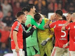 Ikut Bangga, Courtois Sampai Peluk Trubin Meski Gawangnya Dibobol