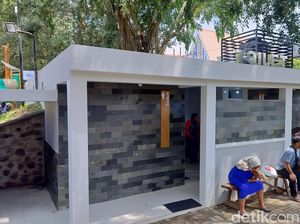 Warga Keluhkan Toilet Alun-alun Merdeka Malang Berbayar