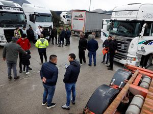 Truk Mandek di Balkan Barat, Akses Perbatasan Uni Eropa Diblokir