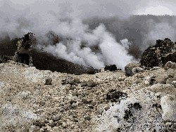 Menyusuri Kawah Ratu, Pesona Lereng Gunung Salak di Akhir Pekan