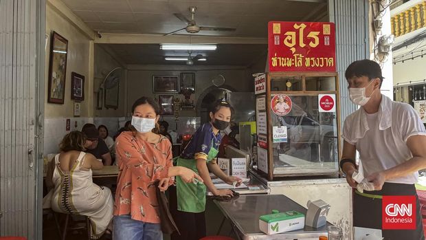 Urai Han Palo Braised Goose. Salah satu restoran michelin star 2025 di Bangkok. Menyajikan menu Angsa dengan citarasa old school racikan keluarga