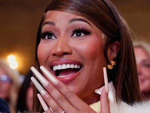 Video Kuku Panjang Nicki Minaj yang Bikin Trump Salfok