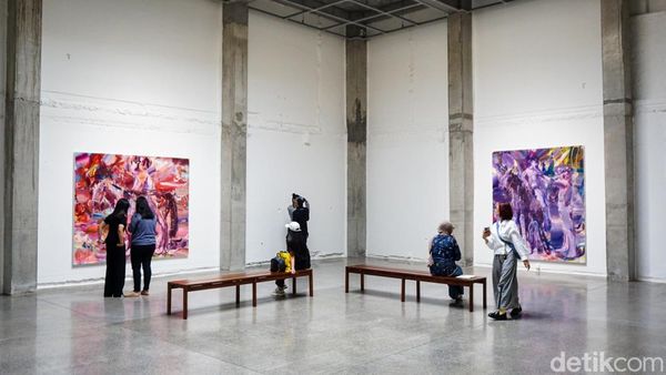 Visual Emosional dan Reflektif dalam Pameran Lima Seniman