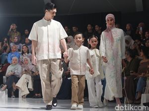 Kenapa Keluarga Indonesia Suka Baju Lebaran Seragam? Ini Sejarahnya