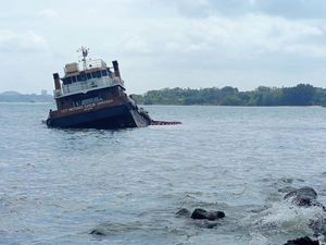 Kapal Angkut Limbah Kandas di Perairan Sekupang Batam, Polisi-KSOP Dalami