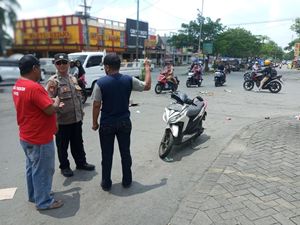 2 Motor Terlibat Adu Banteng di Gresik Tewaskan Satu Orang
