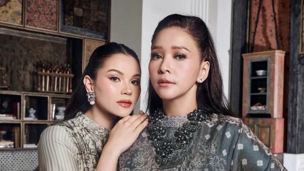 Alyssa Daguise & Maia Pemotretan Lebaran, Menantu-Mertua Cantik Memikat