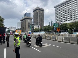 Massa Demo Buruh di Kantor PBB Jakpus Bubar, Lalin MH Thamrin Kembali Normal