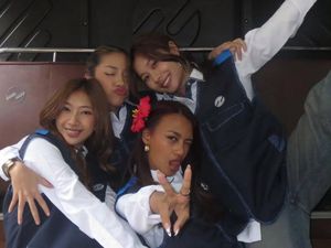 Video: Penampilan Work no na di TransJakarta