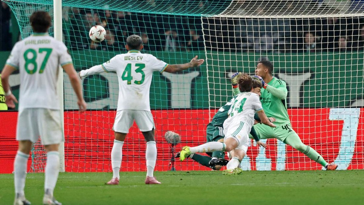 AS Roma lolos ke babak 16 besar Liga Europa usai imbang 1-1 melawan Panathinaikos (Foto: REUTERS/Stelios Misinas)