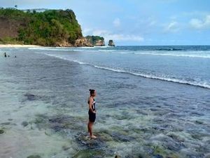 Serba Serbi Pantai Sanggar Tulungagung: Lokasi, Rute dan Daya Tariknya