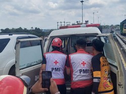 Pemotor di Mojokerto Tewas Tabrak Truk BBPJN Jatim gegara Ngantuk
