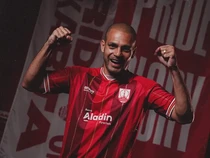 Persis Apes! Jadi Juru Kunci, Striker Asing Barunya Tak Lolos Verifikasi