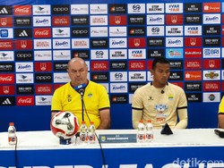 Persib Bandung Waspadai Persis Solo Meski di Papan Bawah Klasemen