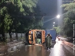 Ada Truk Container Terbalik hingga Tutup Jalan di Cilincing Arah Cakung