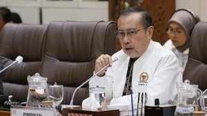 Komisi IX DPR Minta BGN Beri Kepastian soal Moratorium Dapur Baru MBG