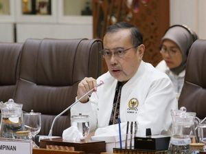 Komisi IX DPR Minta MK Tolak Gugatan UU APBN, Usul Bikin UU MBG