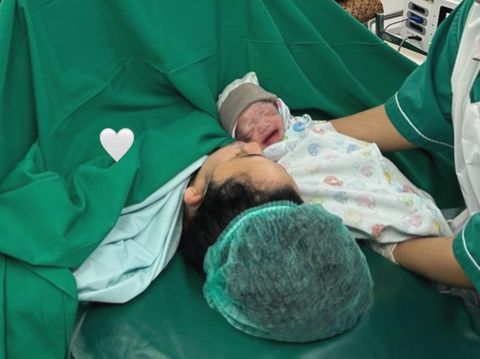 Wizzy Melahirkan Anak Kedua