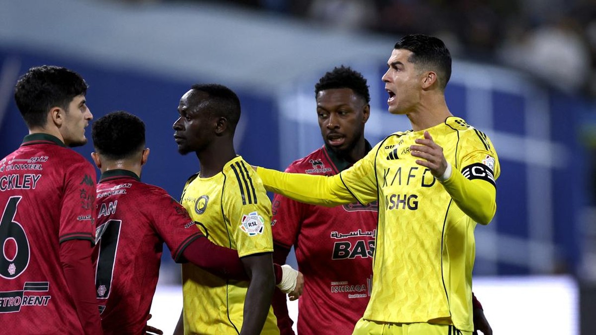 Cristiano Ronaldo bawa Al Nassr libas Al Kholood 3-0. (REUTERS/Hamad I Mohammed)